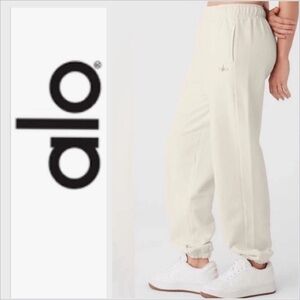 Alo Accolade Sweatpant jogger cream XS